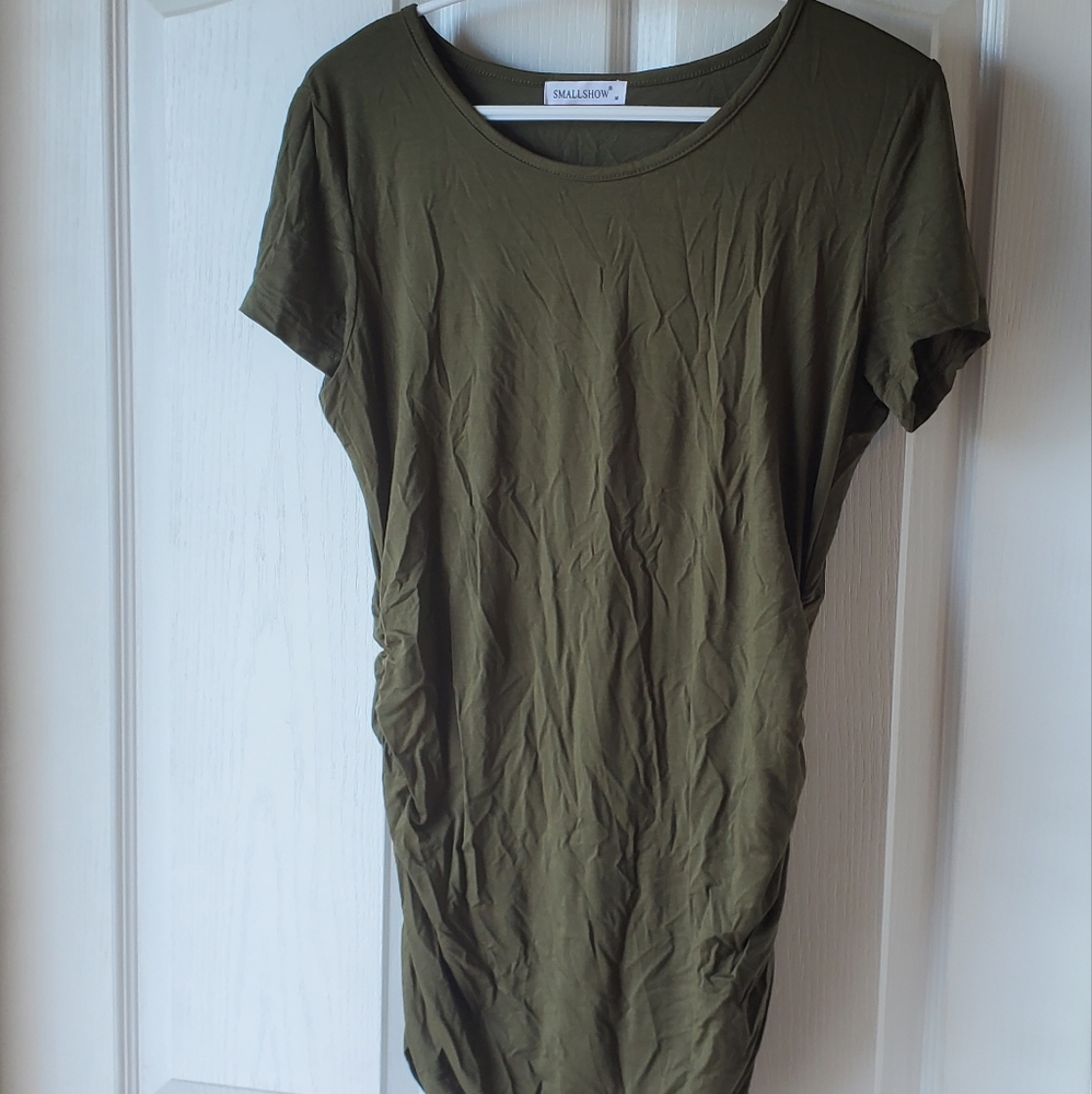 Green maternity shirt with side ruching